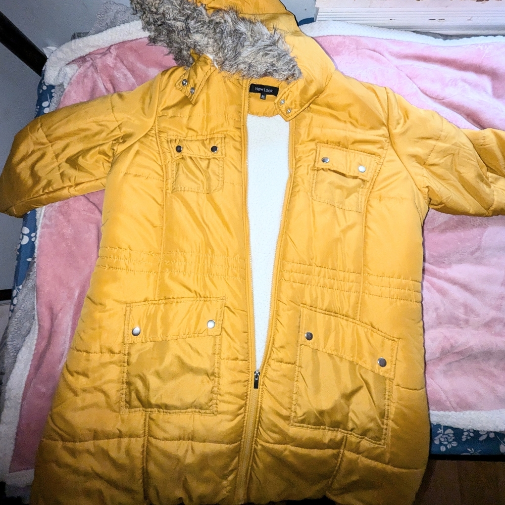 Women's Winter coat with faux Sherpa interior